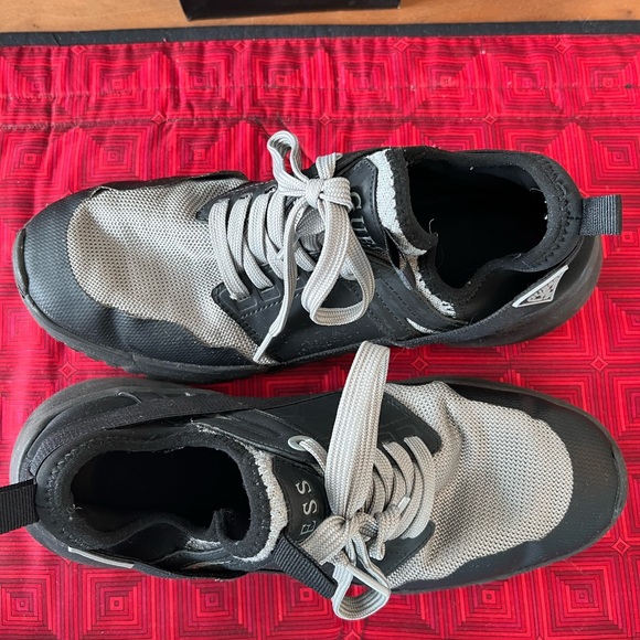 Guess Men's Black and White Sneakers - Picture 2 of 4